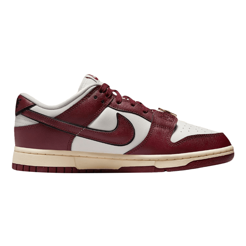 Tênis Dunk Low Just Do It "Team Red" Feminino Vinho