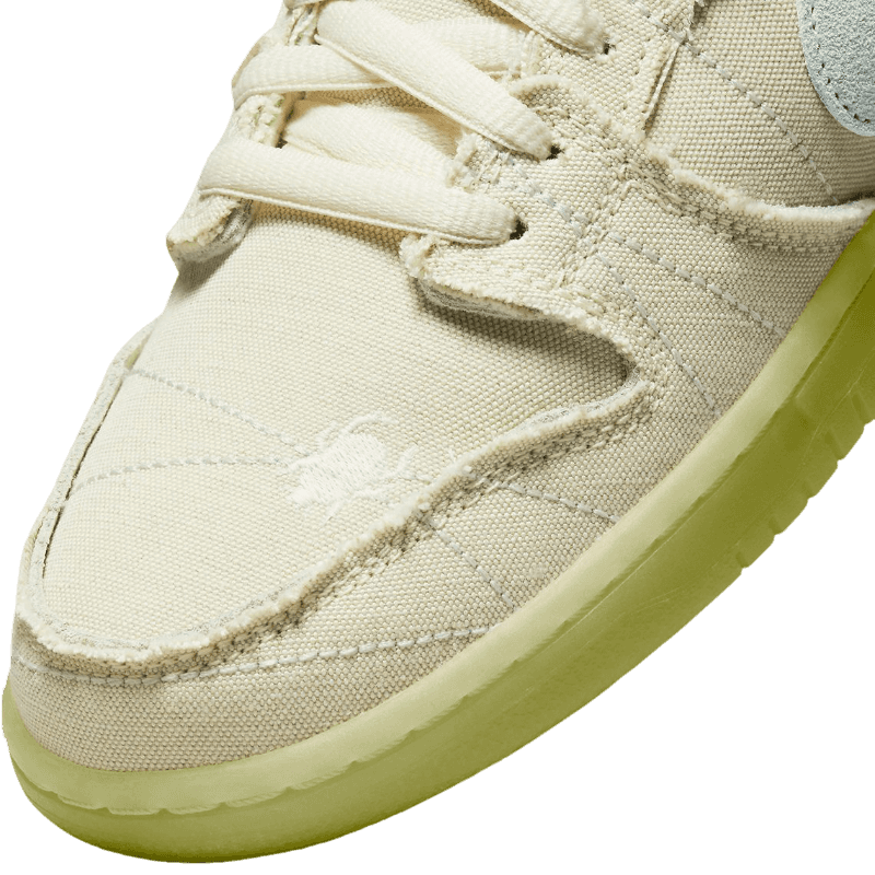 Tênis Dunk Low SB "Mummy" Branco