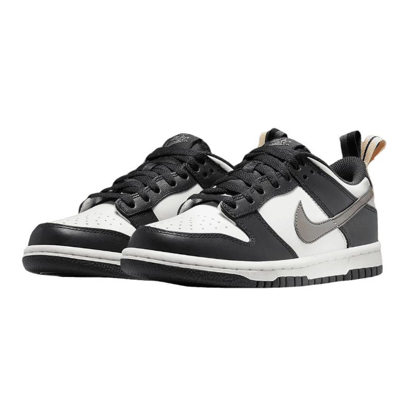 Tênis Dunk Low "Black/White Metallic" Feminino