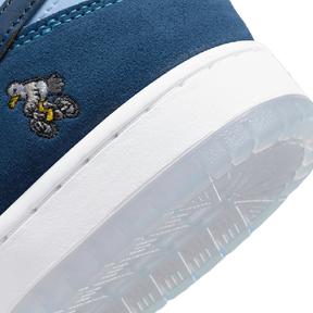 Tênis Dunk Low SB WHY SO SAD?