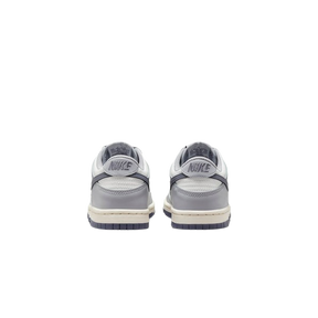 Tênis Dunk Low "Light Carbon" Feminino Cinza